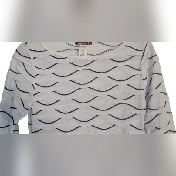 Silvergate brand Pretty Classy Wave Print B&W Shirt With 3/4 Bracelet  Sleeves - Picture 6 of 13